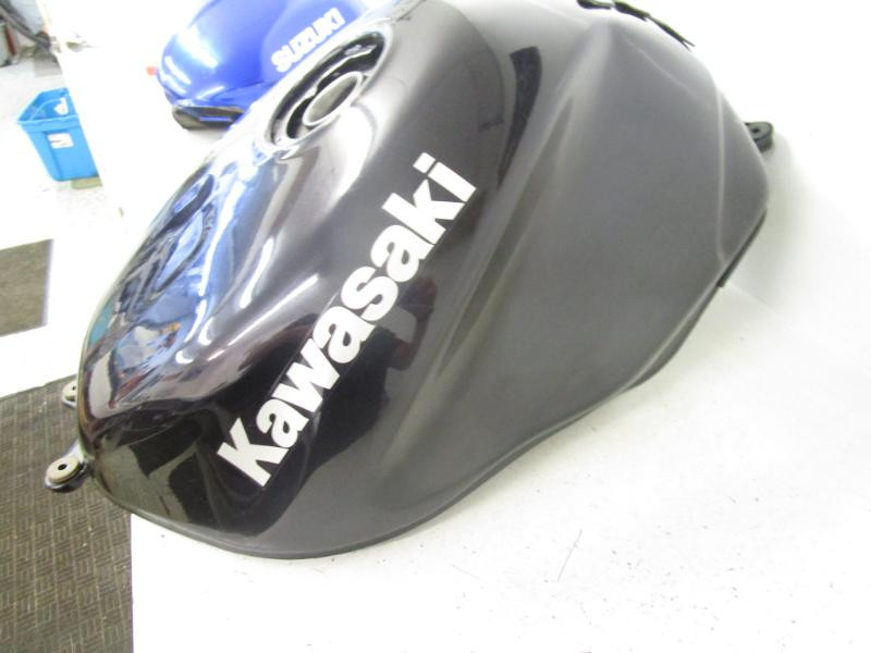 99 Kawasaki ZX6R Ninja Gas Fuel Tank 51081-5116-20 1999 *BLACK